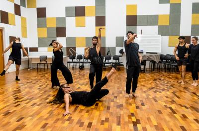Coreografia foi criada por Maurício Miranda, da Cia Municipal de Dança
