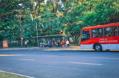 Porto Alegre tem 255 novos abrigos de ônibus
