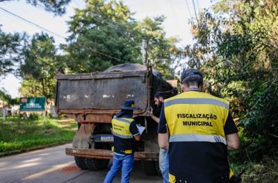 Ação integrada autua motorista por infração ambiental no bairro Lageado