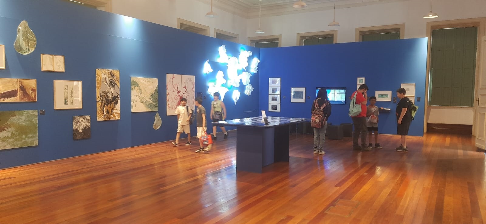 Desde a abertura, foram exibidas 50 exposições de arte, em várias técnicas