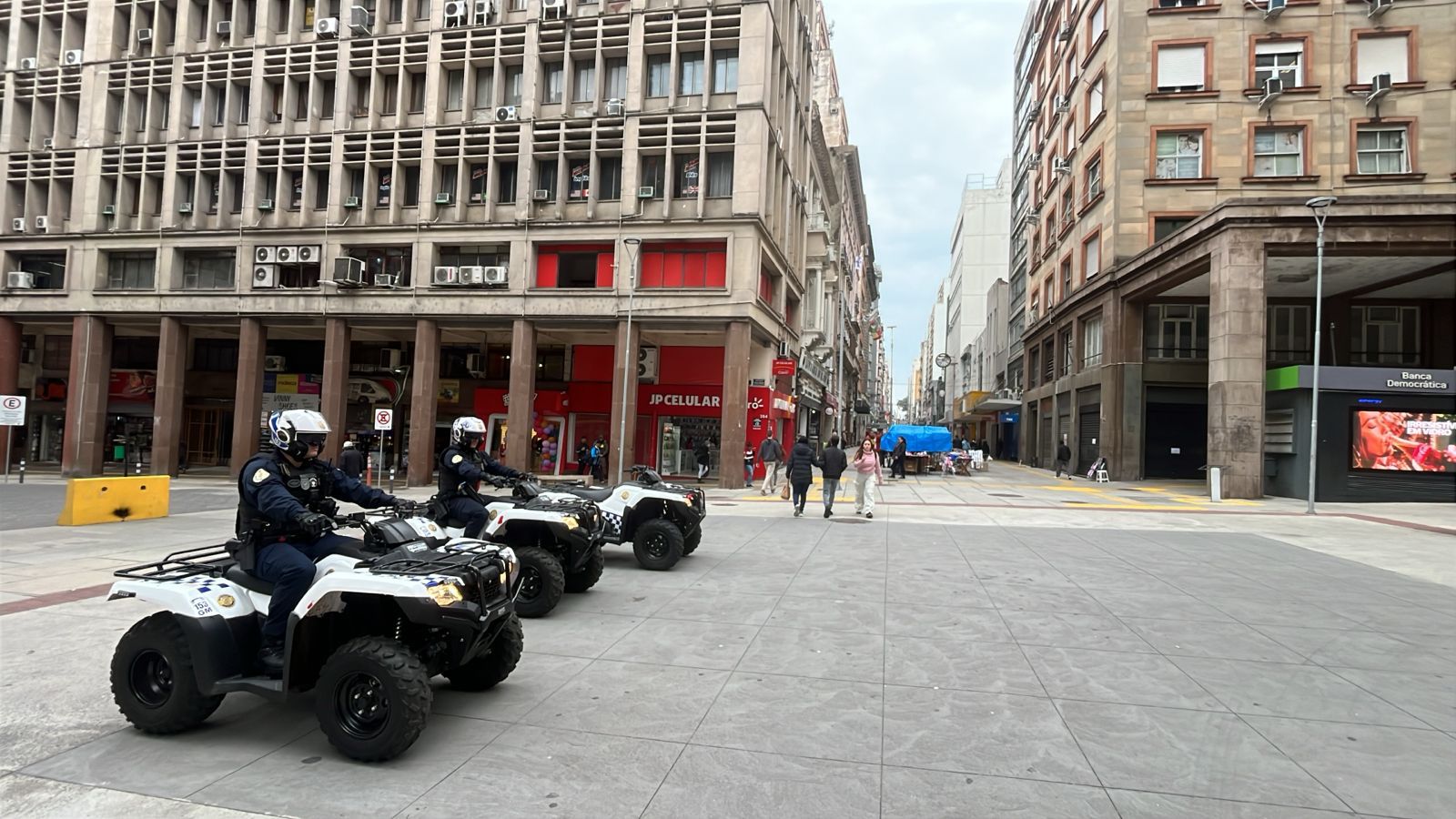 Agentes patrulhando o Centro Histórico