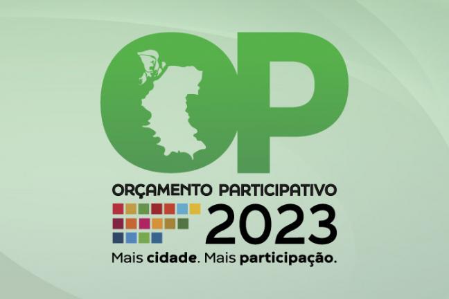 Sigla OP, em verde, com o mapa de Porto Alegre no meio da letra O. Texto da imagem: Orçamento Participativo 2023. Mais cidade. Mais participação.