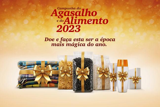 Fotos de cobertas e alimentos amarrados com laços dourados, como presentes. O texto da imagem diz: Campanha do Agasalho e do Alimento 2023 - Doe e faça esta época ser a mais mágica do ano