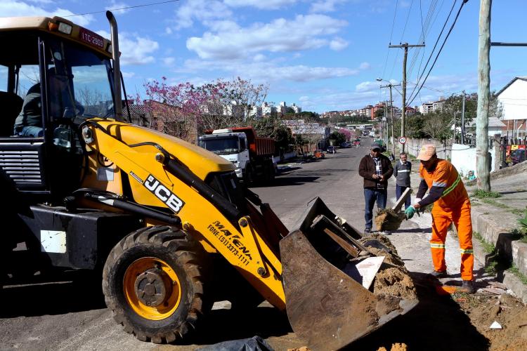 Operação Bota-Fora atende região do bairro Cavalhada Local: Vila Cai Cai