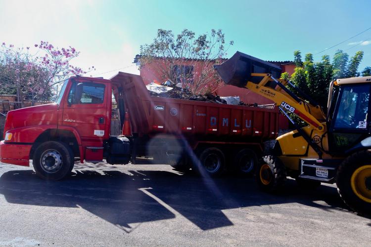 Operação Bota-Fora atende região do bairro Cavalhada Local: Vila Cai Cai