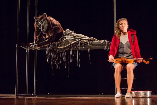 porto Alegre, RS 12.11.2018: A Secretaria Municipal de Cultura (SMC), divulgou nesta segunda-feira (12), alguns espetáculos para este mês de Novembro. No detalhe, O Chapeuzinho Vermelho volta aos palcos do Teatro Renascença no último final de semana no mês, 23 a 25. Na sexta às 20h30 e no sábado e domingo, às 16h. Foto: Adriana Marchiori/SMC PMPA CULTURA