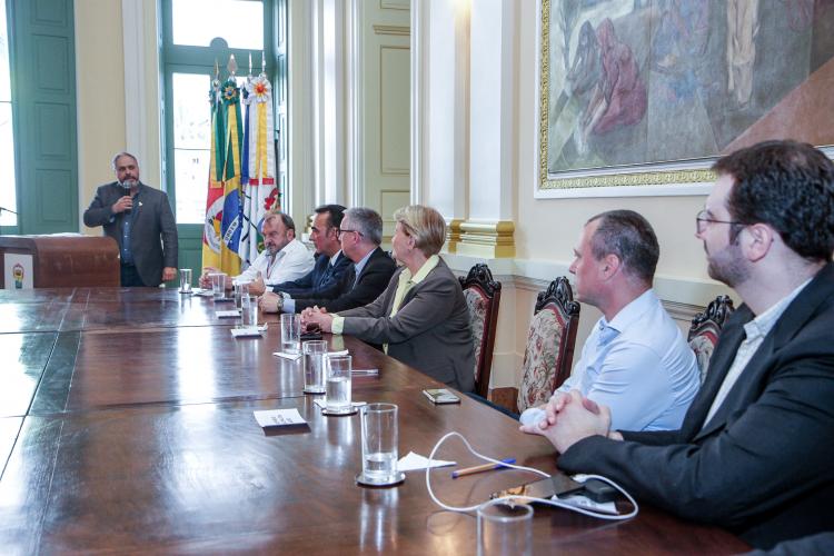 Discursa prefeito em exercício, Gustavo Paim.