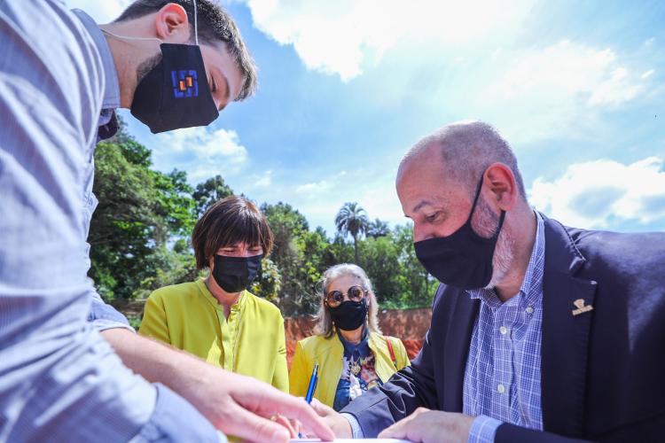 Habitação e Regularização Fundiária