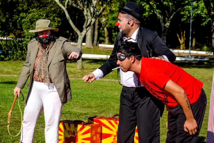 Na imagem, peça Histórias de Circo sem Lona. Foto: Tony Capellão 