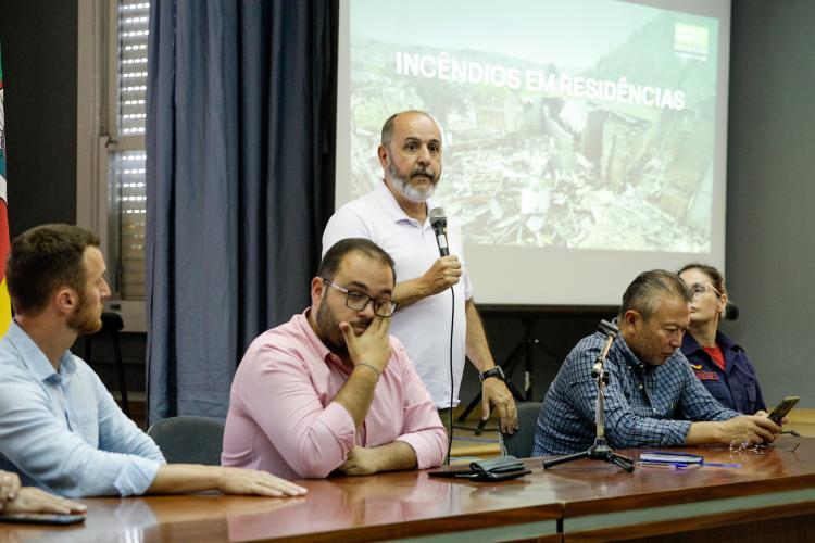 Habitação e Regularização Fundiária