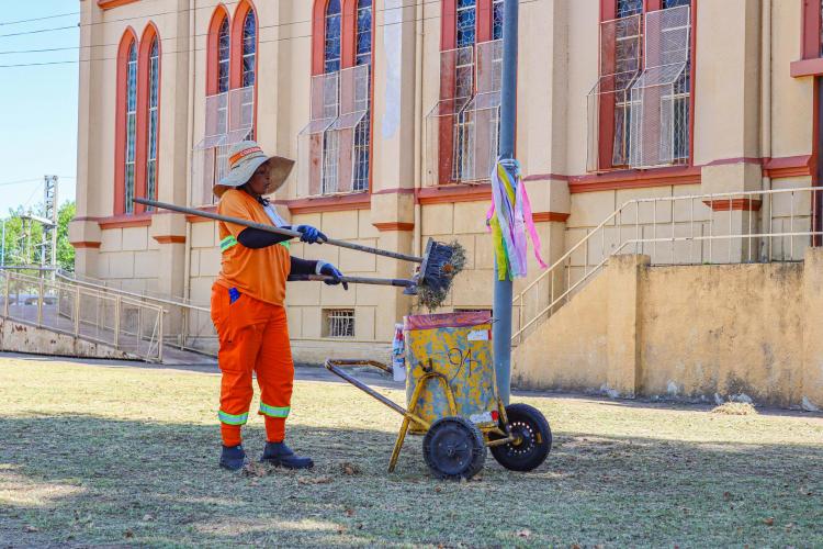 LIMPEZA URBANA LIMPEZA URBANA