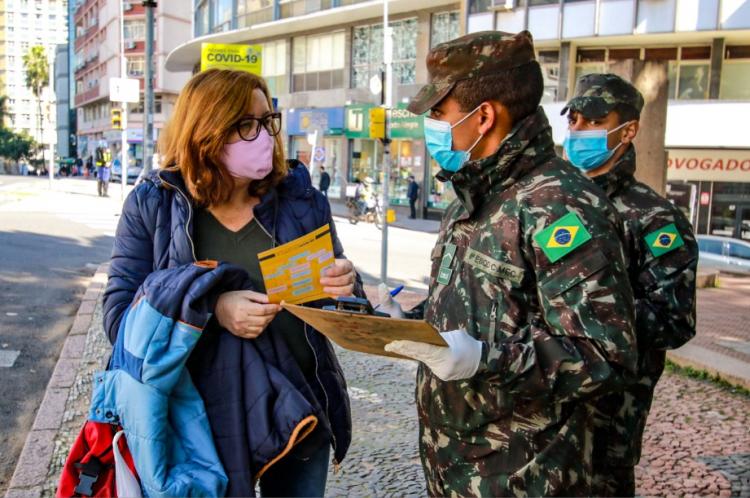 Tendas para orientação sobre Covid-19