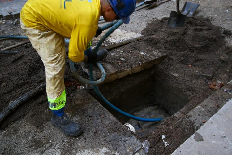 Dmae atua na limpeza da rede de drenagem em todas as regiões de Porto Alegre