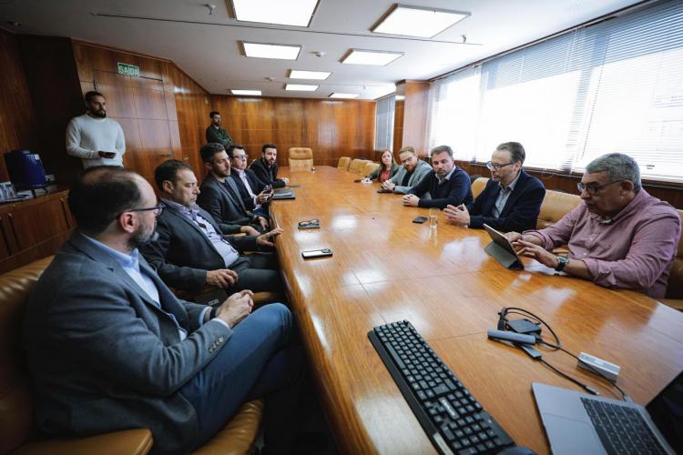 Melo recebeu os organizadores do evento, que deverá atrair participantes do Brasil e do exterior