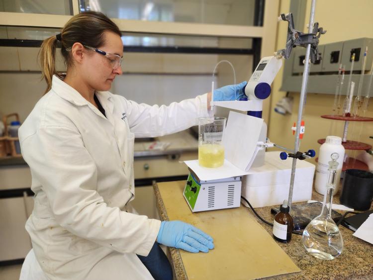 Dmae faz mais de duas mil análises diárias da água distribuída em Porto Alegre