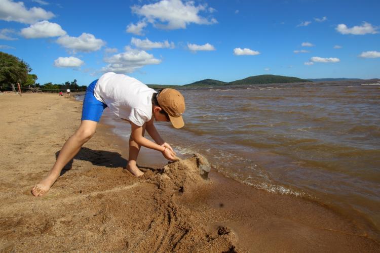 Primeiro relatório da temporada indica três pontos próprios para banho no Guaíba