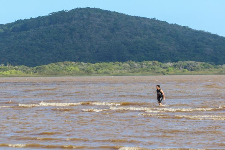 Orla do Guaíba permanece com três pontos próprios para banho