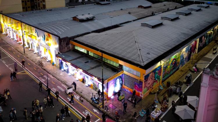 Parceria entre Prefeitura, artistas e hub criativo revitalizou o entorno da Travessa Passarinho