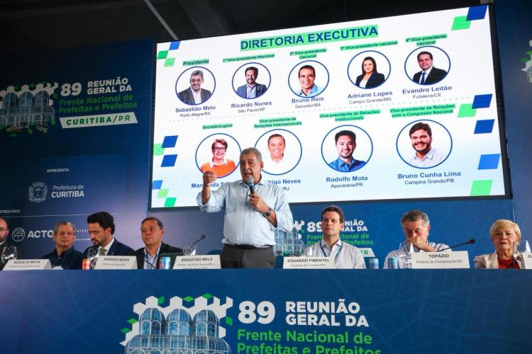 Sebastião Melo na assembleia da FNP em Curitiba