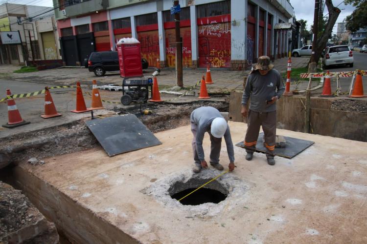 Dmae inicia obras nos condutos forçados Álvaro Chaves e Polônia