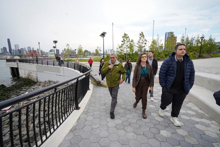 Missão da prefeitura visita estratégias de proteção contra cheias e soluções urbanas em NY