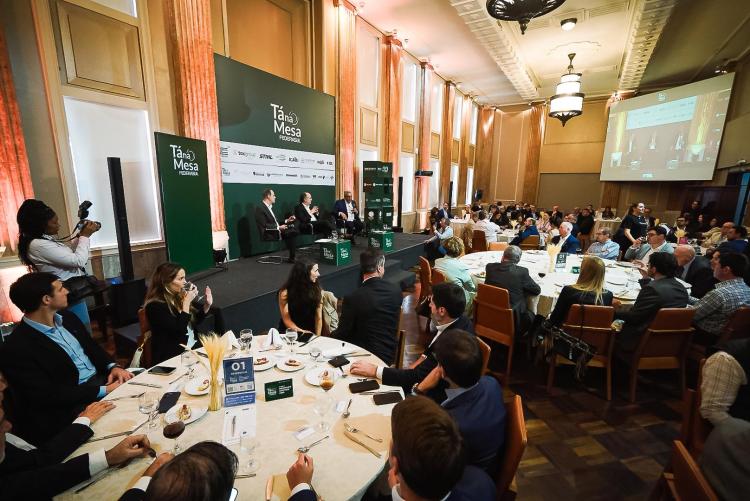 Prefeito anuncia grupo de trabalho para avaliar impactos financeiros da escala 5x2 no município