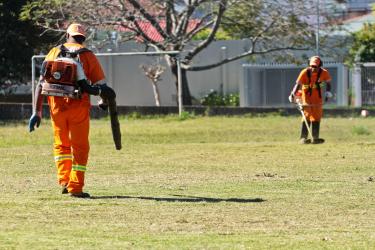 SMSurb realiza limpeza de praças da cidade