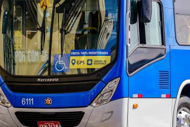 Passeio de ônibus urbano de passageiros versão móvel andróide iOS