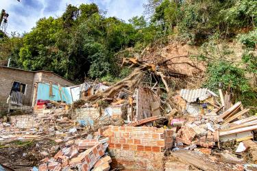 HABITAÇÃO E REGULARIZAÇÃO FUNDIÁRIA