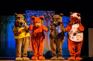 Inclusão em Cena leva espetáculos a teatros, escolas e praças