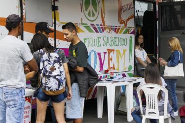 Saúde leva testes rápidos a três regiões da Capital