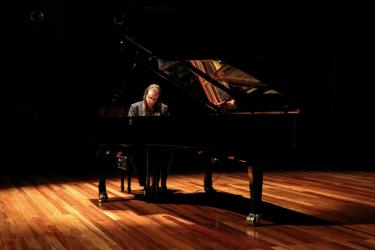 Concerto neoclássico de piano no Renascença
