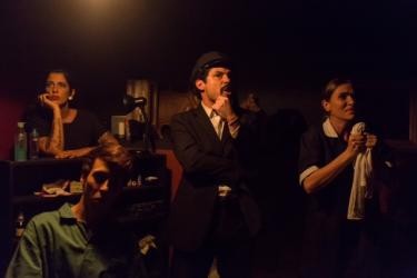 Peça do Coletivo Desvio em temporada na Sala Álvaro Moreyra