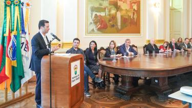 Programa Família Acolhedora é lançado em Porto Alegre