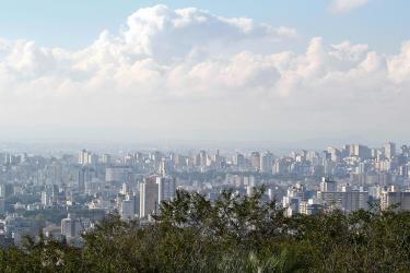 Após calorão, chuva forte retorna nesta terça-feira