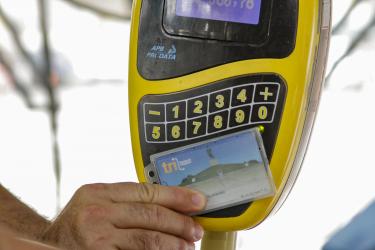 Publicada lei que possibilita desconto no transporte coletivo