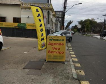 Ações combatem propaganda irregular em calçadas 