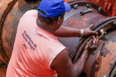 Sondagem na derivação de adutoras servirá para verificar se há entupimento na rede..