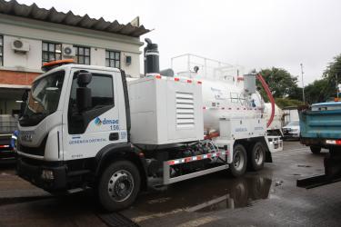 Dmae substitui caminhões da frota de hidrojatos