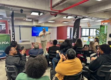 HackaPoa capacita empreendedores periféricos para a Feira Brasileira de Varejo