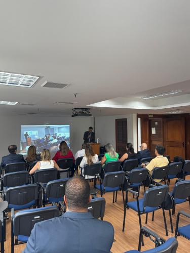 Autoridades e especialistas reunidos em evento realizado pela Procempa