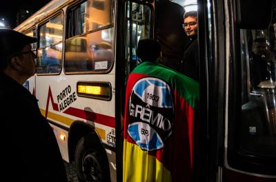 Linha Especial Futebol circulará com oito ônibus, saindo do Largo Glênio Peres, Centro Histórico, em direção ao estádio, a partir de duas horas antes da partida