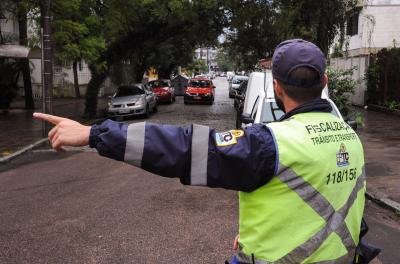 O planejamento e atuação de diversas secretarias e órgãos municipais fizeram com que os transtornos com a chuva, que cai desde quinta-feira, 30, fossem superados rapidamente