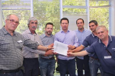 Taxistas pedem manutenção do vermelho-ibérico na Capital