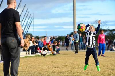 A previsão do tempo indica sol, céu azul nesta sexta-feira, 7, e a temperatura máxima pode chegar aos 27°C. Até o fim de semana o tempo deve ser de sol com temperaturas amenas. 