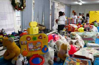 A Prefeitura de Porto Alegre lança nesta terça-feira, 11, às 11h30, no Paço Municipal (Praça Montevidéu, 10), campanha Brinquedo Solidário, que tem como objetivo arrecadar bonecas, carrinhos, jogos diversos, entre outros, em condições de uso, para crianças de entidades credenciadas pela Fundação de Assistência Social e Cidadania (Fasc)