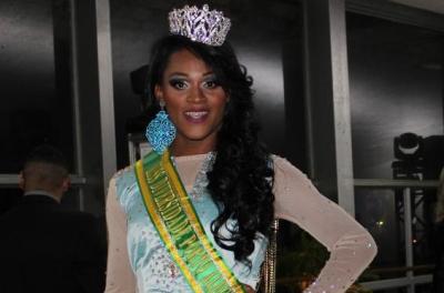 Phlavia Macarv Moraes trouxe para Porto Alegre um tÃtulo inédito: ela é a Miss Diversidade Rio Grande do Sul 2018. O Mister Porto Alegre, Lucas Porto Costa, ficou como vice Mister Diversidade do RS. A escolha da Corte Estadual da Diversidade 2018 foi realizada neste final de semana na cidade de Cruz Alta.