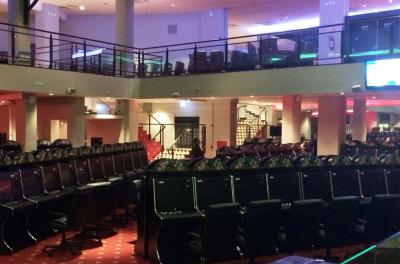 A equipe de Fiscalização de Atividades Localizadas da Diretoria de Promoção Econômica, órgão vinculado à Secretaria Municipal de Desenvolvimento Econômico (SMDE), interditou a casa de jogos Winfil, na avenida Cavalhada