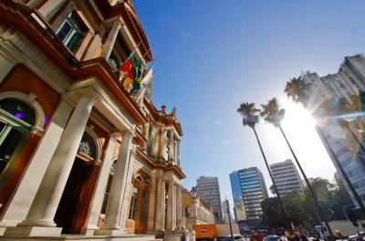 A prefeitura projeta arrecadar R$ 200 milhões com a recuperação da dívida ativa, em 2018, do estoque de R$ 1,9 bilhão. Se conseguir chegar ao valor proposto pela Secretaria Municipal da Fazenda, por meio da Receita Municipal, o município se consolidará como a Capital líder em recuperação no país