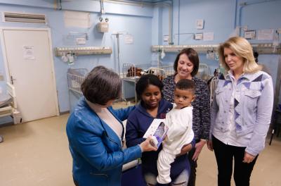 Projeto POA Solidária doa 500 espaçadores para hospital